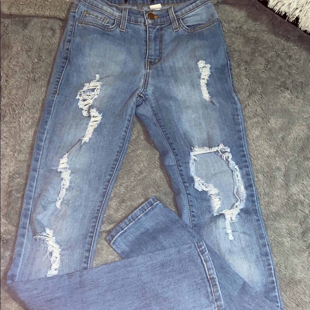 Akira Stretchy Distressed Jeans
